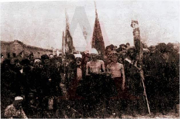 Atatürk'ü Ankara'da karşılayan dervişler.